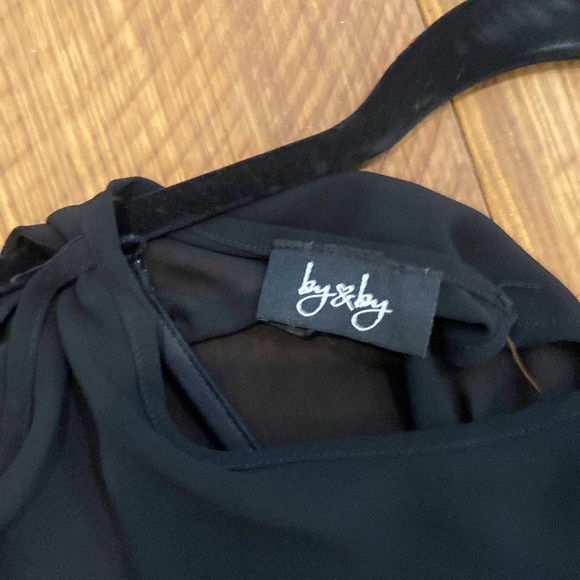 Cold shoulder - black, lined dress - Picture 2 of 2